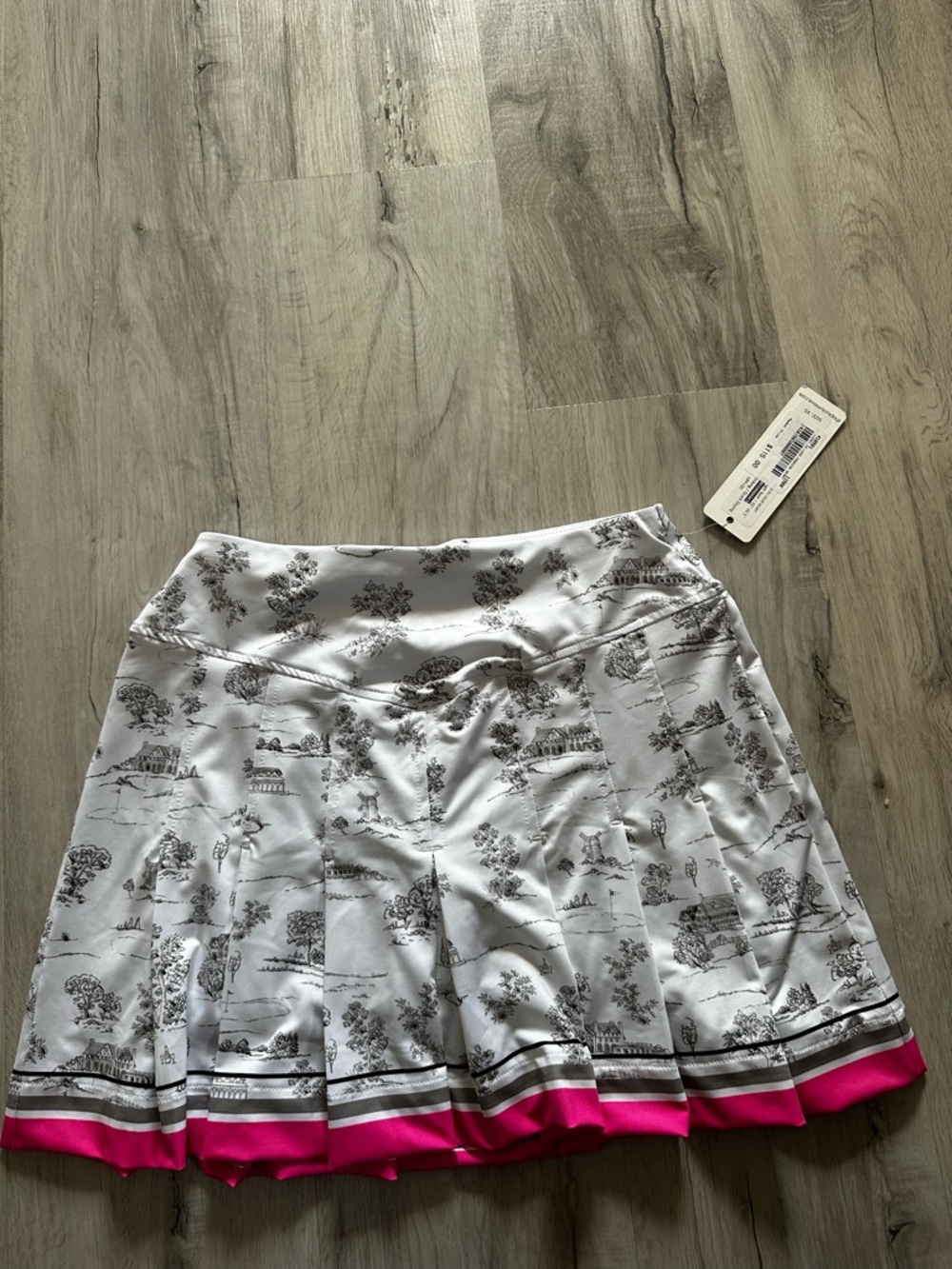 NWT Lucky in Love White Scenic Print Golf/Tennis Set with Pink Hem - Picture 2 of 7
